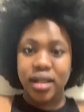 Snapshot of ItsMsBankss02 chatting on 10.09.25 ItsMsBankss02 online show from 10.09.25