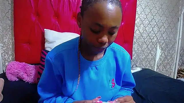 Snapshot of ItsMsBankss02 chatting on 11.07.25 ItsMsBankss02 online show from 11.07.25