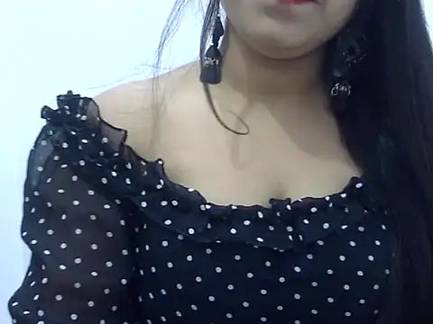 Snapshot of LIYO_ chatting on 02.26.26 LIYO online show from 02.26.26