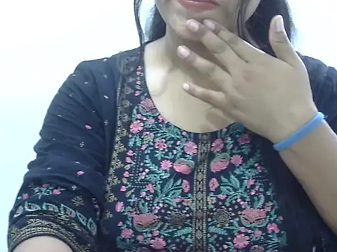 LIYO  online show from 07.04.26