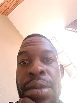 Snapshot of Fizozoo chatting on 11.25.25 Fizozoo online show from 11.25.25