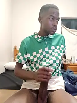 Snapshot of Fizozoo chatting on 12.05.25 Fizozoo online show from 12.05.25