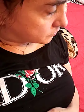 Snapshot of TriumphLove chatting on 03.15.25 TriumphLove online show from 03.15.25