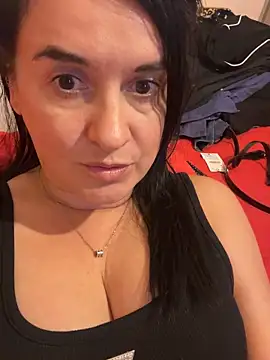 Snapshot of TriumphLove chatting on 09.25.25 TriumphLove online show from 09.25.25