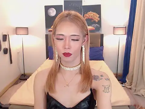 Snapshot of PreciousAmore chatting on 10.14.25 PreciousAmore online show from 10.14.25