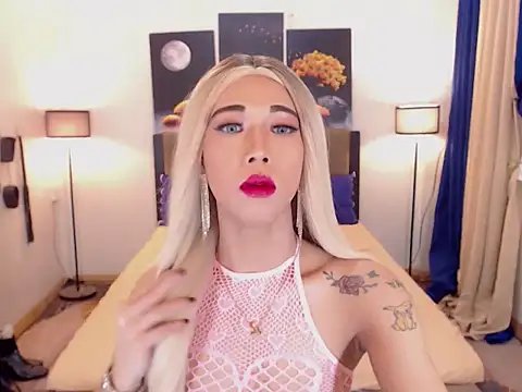 Snapshot of PreciousAmore chatting on 11.12.25 PreciousAmore online show from 11.12.25