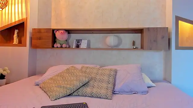 Snapshot of Emilly_Beaumont chatting on 03.09.26 Emilly Beaumont online show from 03.09.26