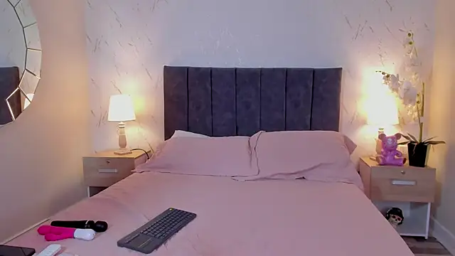 Emilly Beaumont online show from 08.08.26