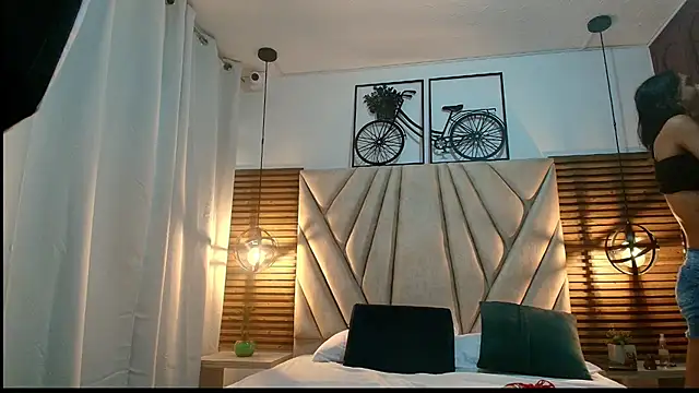 Cinthiabaker online show from 09.12.25