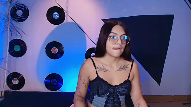 Lilith and Khloe online show from 12.03.25