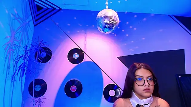 Lilith and Khloe online show from 02.19.26