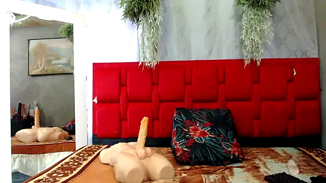 Leonora Lujan online show from 11.05.25