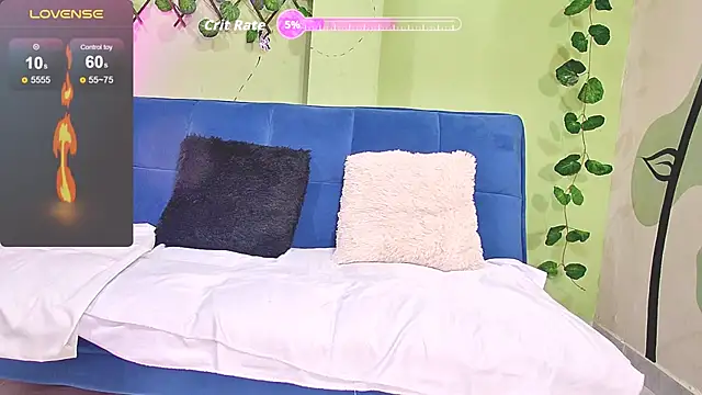 Karen Ariass online show from 12.18.25