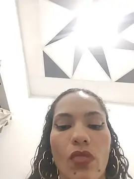 Karen Ariass online show from 06.12.26