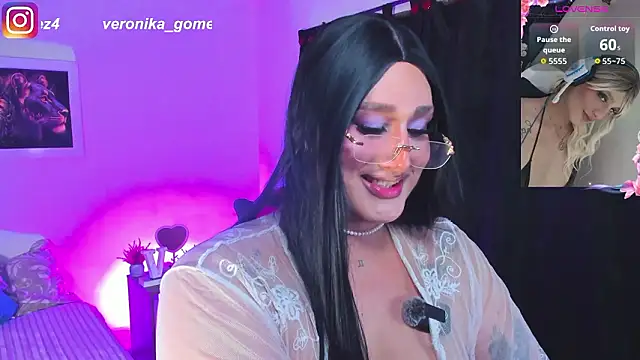 Snapshot of Sweetveronik_44 chatting on 03.12.26 Sweetveronik 44 online show from 03.12.26