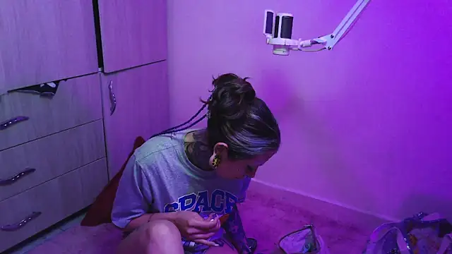 Snapshot of vainilla_doll chatting on 04.07.26 vainilla doll online show from 04.07.26