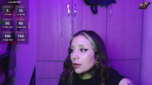 Snapshot of vainilla_doll chatting on 04.08.26 vainilla doll online show from 04.08.26