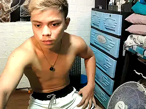 Snapshot of Pinoy_slutcummer69 chatting on 11.12.25 Pinoy slutcummer69 online show from 11.12.25