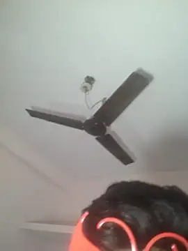 Snapshot of 00USER chatting on 11.20.25 00USER online show from 11.20.25