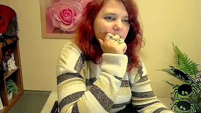 Snapshot of TwoBigSuns chatting on 10.22.25 TwoBigSuns online show from 10.22.25