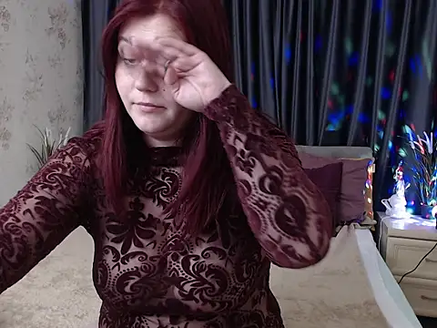 Snapshot of Alisawoods_ chatting on 11.05.25 Alisawoods online show from 11.05.25