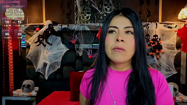 Aniajoness  online show from 10.28.25