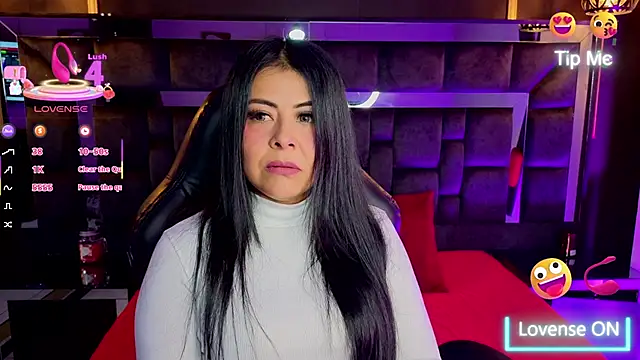 Aniajoness  online show from 12.23.25