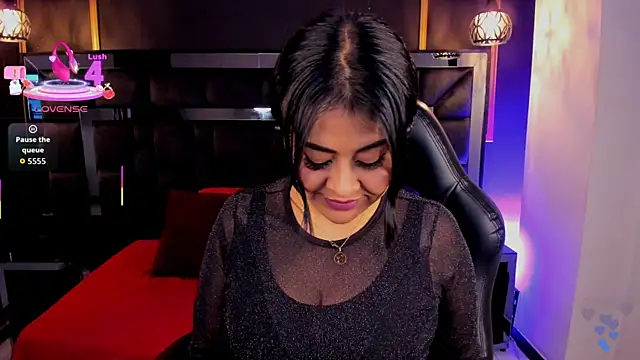 Aniajoness  online show from 04.30.26