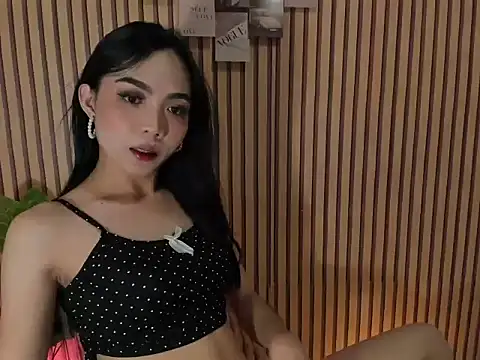 Snapshot of Sweet_Susiee chatting on 12.21.25 Sweet Susiee online show from 12.21.25