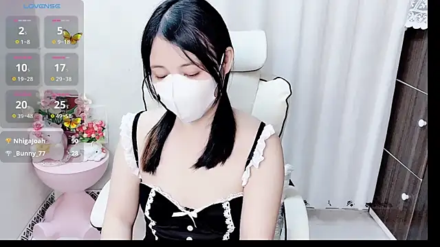 phuongnhi  online show from 04.25.26