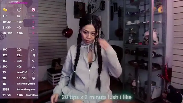 xinamora online show from 10.23.25