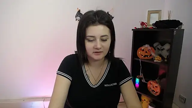Katrin kiss  online show from 10.29.25