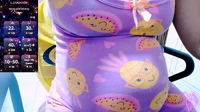 Snapshot of charlothee12 chatting on 10.09.25 charlothee12 online show from 10.09.25