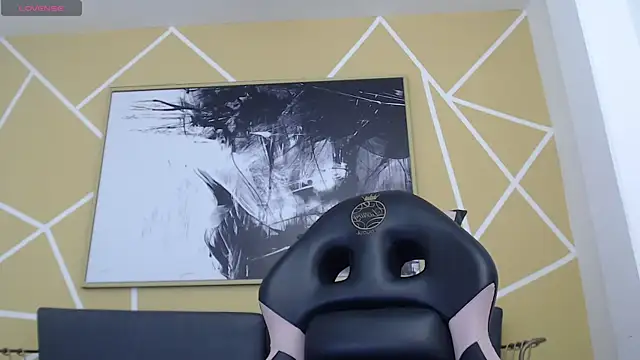 olivia russo  online show from 12.16.25