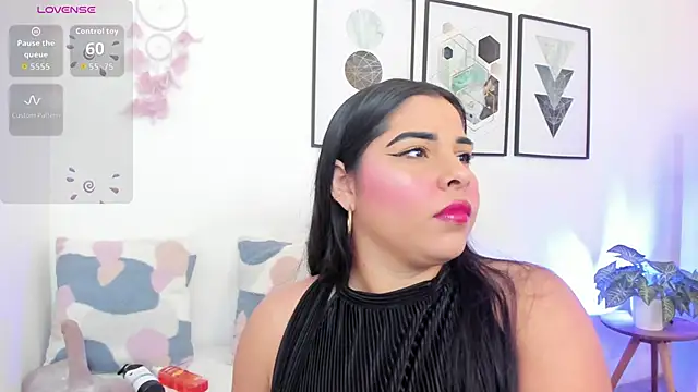 yunna7 online show from 10.21.25