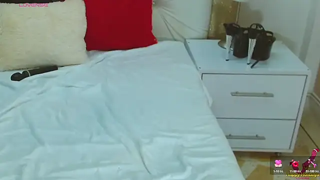 WildScarlet online show from 01.31.25