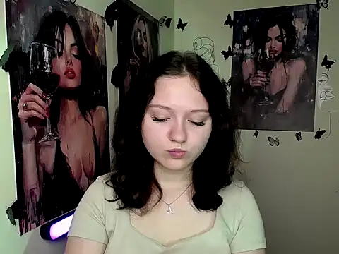 Snapshot of LadyAlice_ chatting on 09.24.25 LadyAlice  online show from 09.24.25