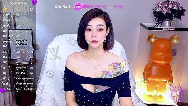 Snapshot of yue_yue chatting on 07.22.26 yue yue online show from 07.22.26