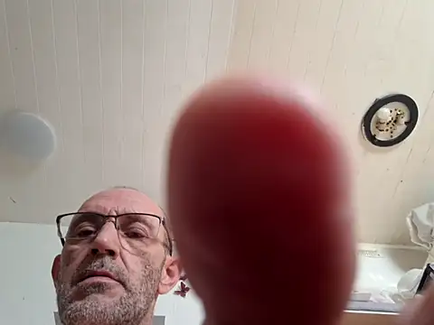 Snapshot of papillondusud chatting on 09.14.25 papillondusud online show from 09.14.25