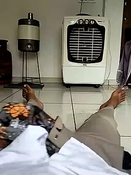 Snapshot of dhruve2010 chatting on 09.12.25 dhruve2010 online show from 09.12.25