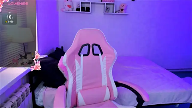 MiaScarlettt online show from 10.18.25