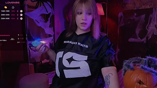 Morvelyn online show from 10.27.25