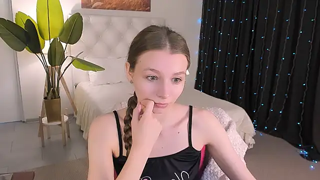 JulieDaniel online show from 04.28.26