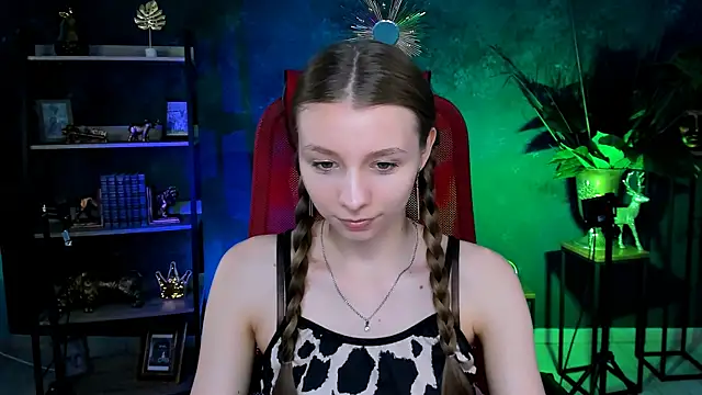 JulieDaniel online show from 06.12.26