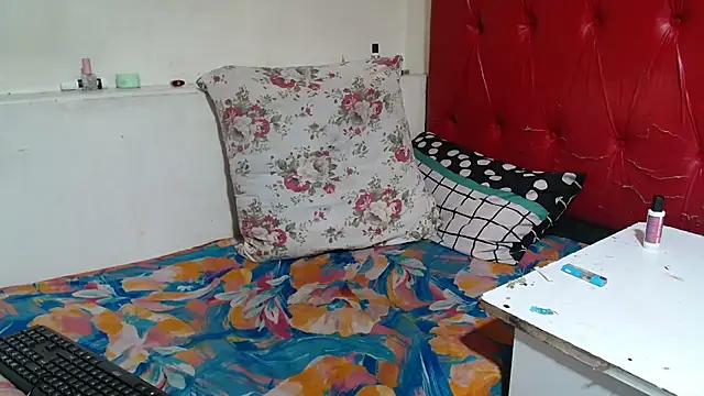 SexyChantyBabe25 online show from 02.18.26