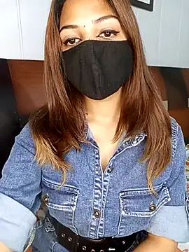 Snapshot of Hot_malika19 chatting on 12.14.25 Hot malika19 online show from 12.14.25