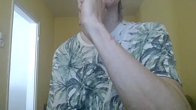 Snapshot of k74robert chatting on 11.12.25 k74robert online show from 11.12.25