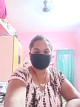 Snapshot of biggbobbsgirl chatting on 10.24.25 biggbobbsgirl online show from 10.24.25