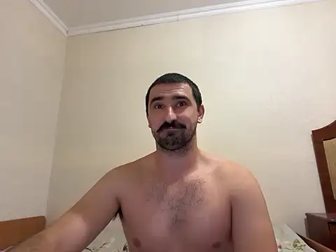 Snapshot of Hard_to_Obey chatting on 10.06.25 Hard to Obey online show from 10.06.25