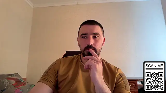 Snapshot of Hard_to_Obey chatting on 06.05.26 Hard to Obey online show from 06.05.26